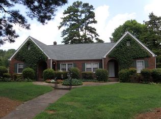 2726 Bedford Ave, Raleigh, NC 27607