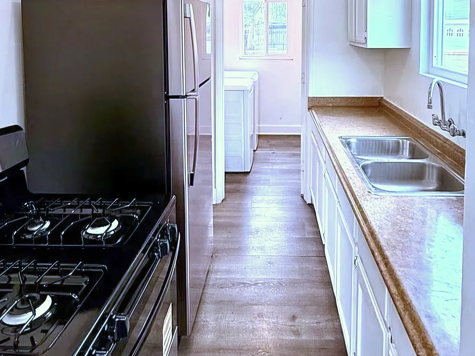 1 bed, 576 sqft, $1,975 — Photo 2