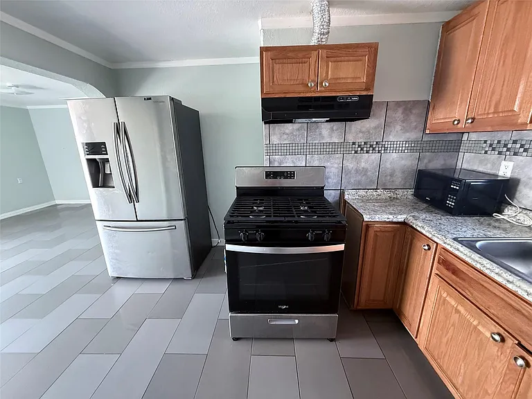 13809 Hershe St #B — Photo 1
