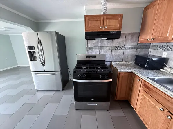 13809 Hershe St #B, Houston, TX 77015