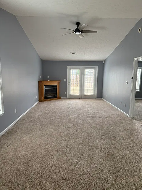 2 bed, 1092 sqft, $1,235 — Photo 2