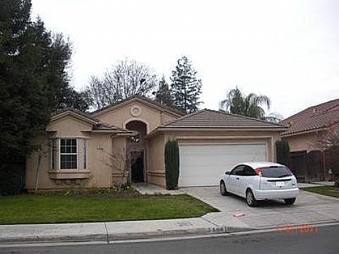 1st image of 7644 N McCaffrey Ave