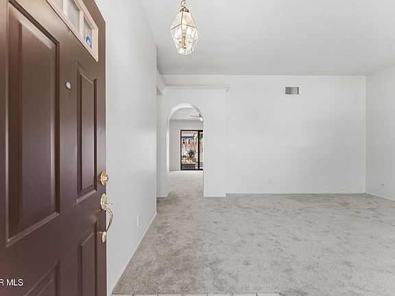 4th image of 38027 Raintree Ln