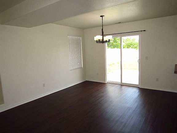3rd image of 201 E Interlochen Ln