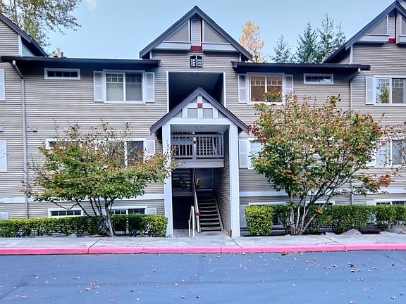 2nd image of 18501 SE Newport Way #J340