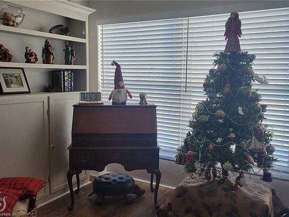 2nd image of 502 Chelsee Way