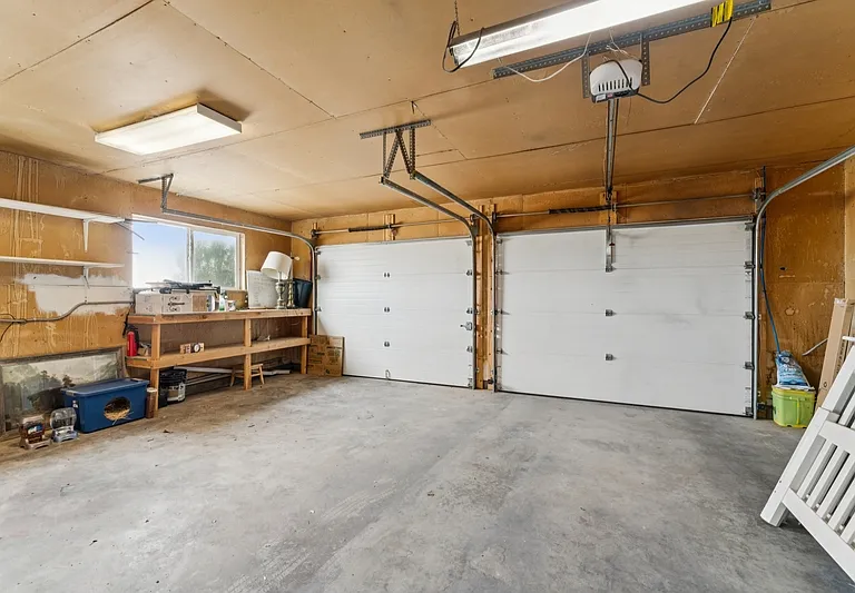 10996 Willis Rd — Photo 8