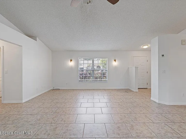 816 Hunters Creek Dr — Photo 9