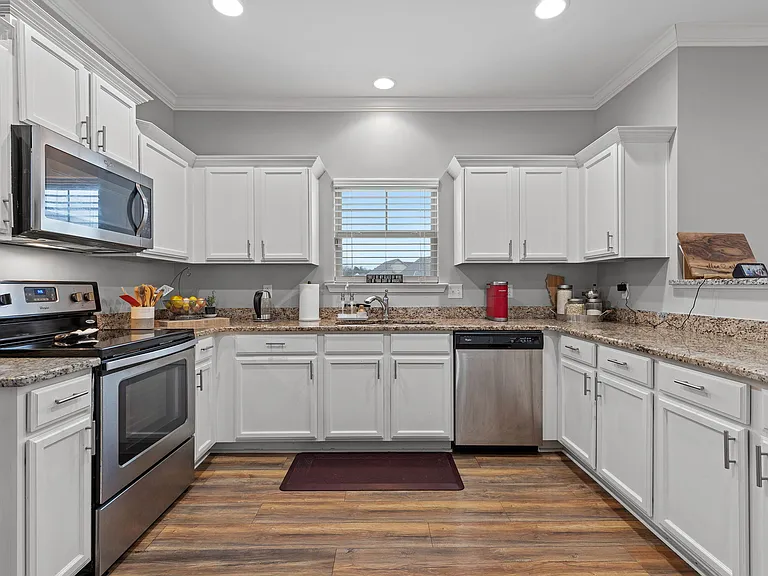 3213 Mapleside Ln — Photo 10
