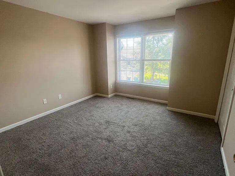18-21 Eastwick Ln — Photo 8