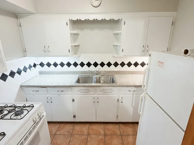 7213 Division St #3 — Photo 1