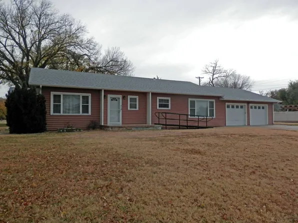 501 Division St, Downs, KS 67437