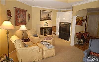 sitting room with fireplace