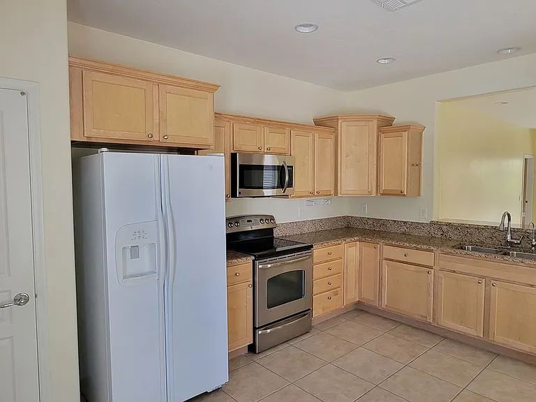 1342 Springdale Ln — Photo 20