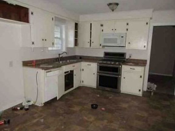 5th image of 33 Elliott Ct