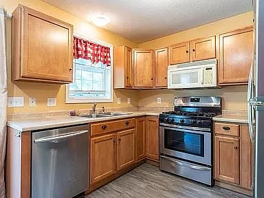 5th image of 49 Harvell St Unit 17