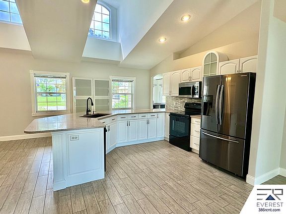 5th image of 142 Bridgehaven Dr