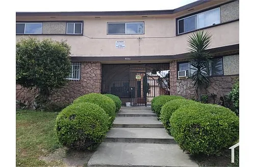 4530 Coliseum St Photo 1