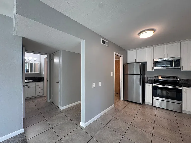 2707 O Street — Photo 2