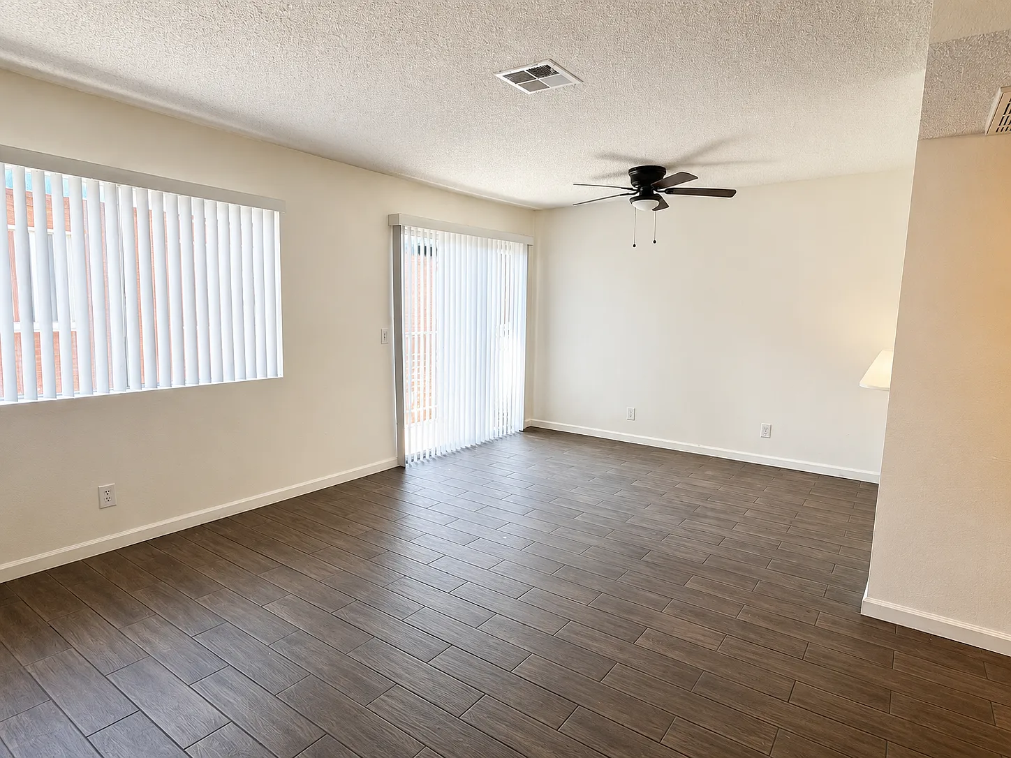 2 bed, 950 sqft, $1,850 — Photo 2