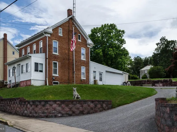 130 W Broad St, Yoe, PA 17313