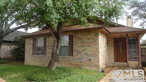 3rd image of 723 Garden Meadow Dr