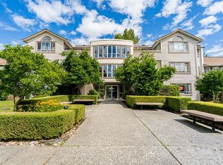 15991 Thrift Ave #212, White Rock, BC V4B2M9