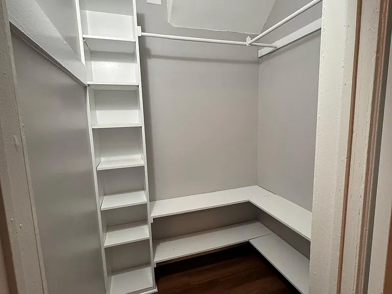302 Walnut St #1 — Photo 3