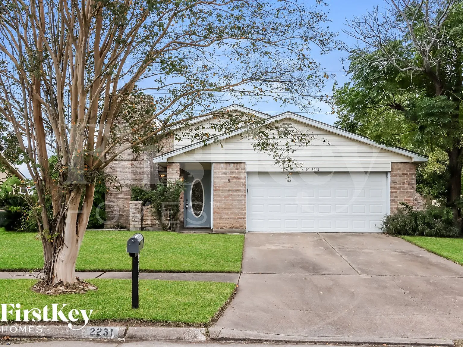 3 bed, 2.0 bath, 1810 sqft, $1,950 — Photo 1