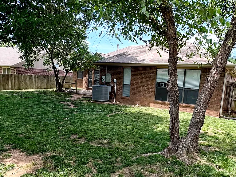 221 S Abbey Ln — Photo 12