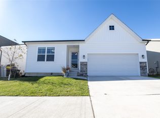 2202 Barry Dr, Adel, IA 50003