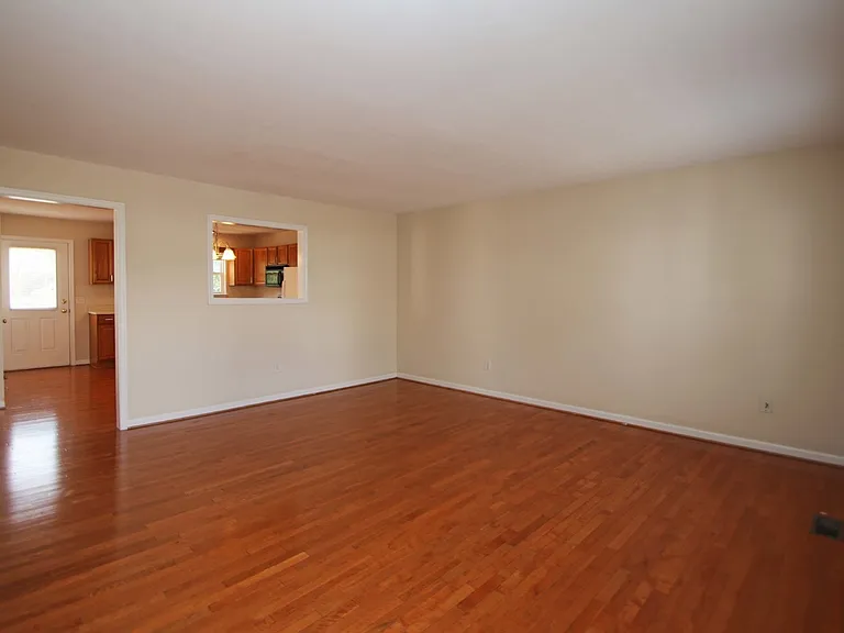 1260 Old Richmond Cir — Photo 2