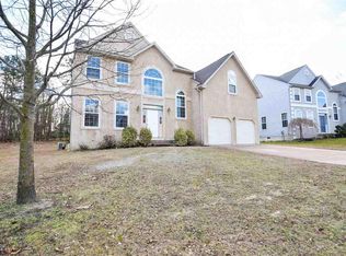 4 Kelly Dr, Sicklerville, NJ 08081