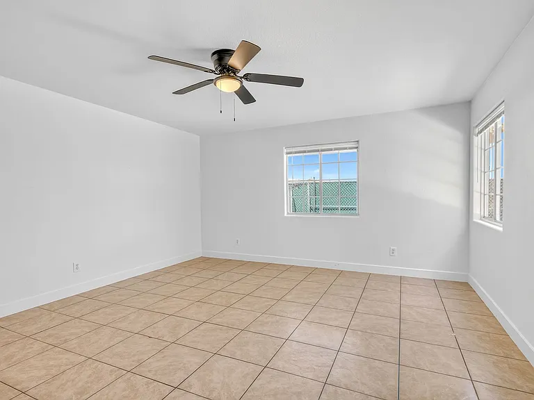 3021 Aloha Ave — Photo 6