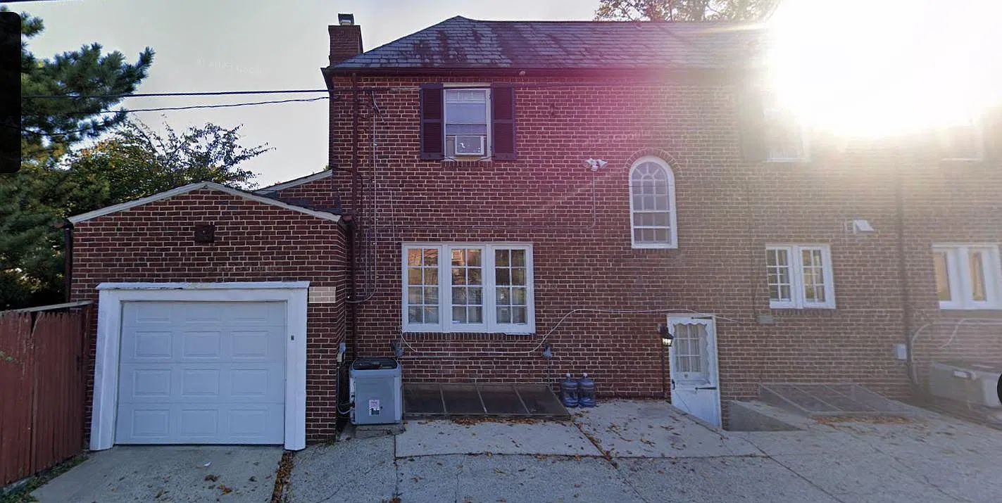 3 bed, 1.5 bath, 1434 sqft, $2,200 — Photo 2