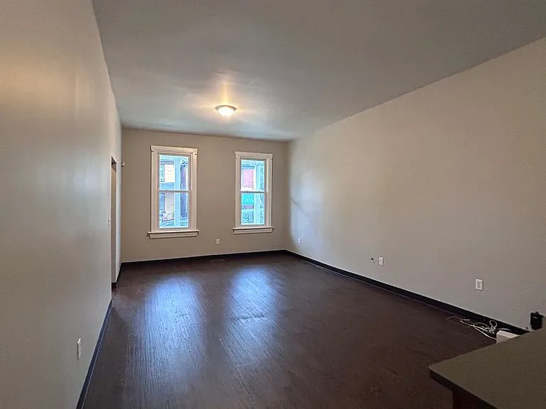 2240 Wilson Ave — Photo 10