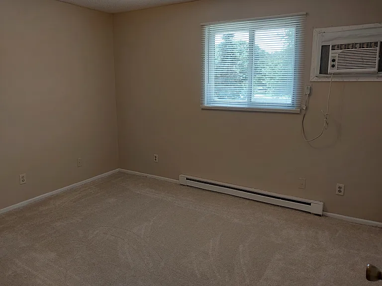 107 S John St #4 — Photo 9