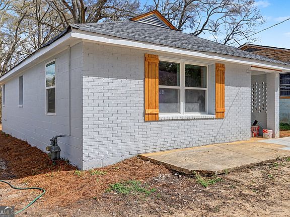 3rd image of 7 Jackson St