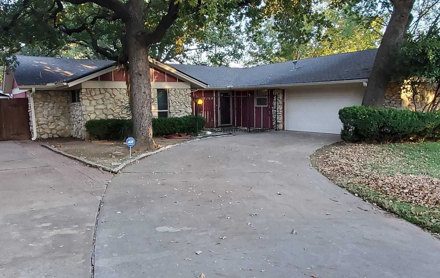 1752 Cynthia Ln, Hurst, TX 76054 | Zillow