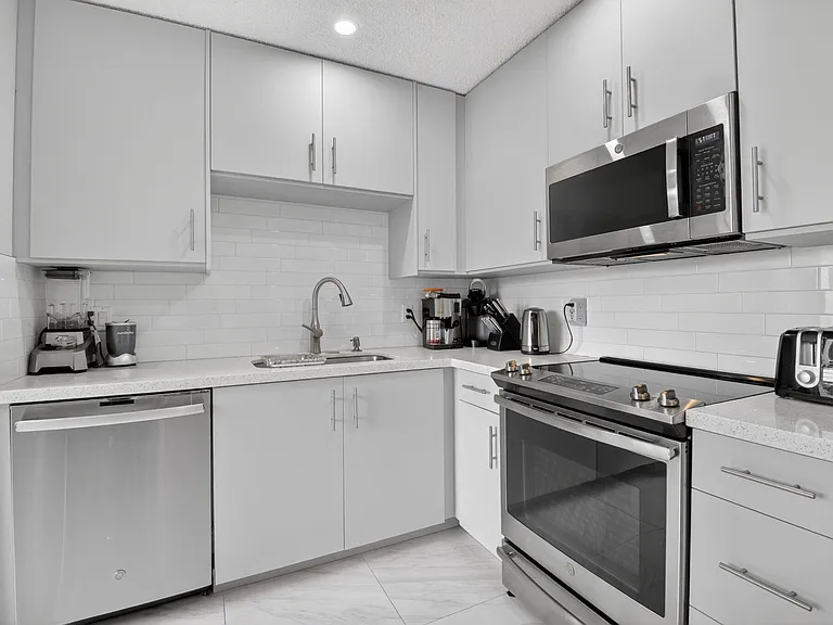 7563 Glendevon Ln #1306 — Photo 7