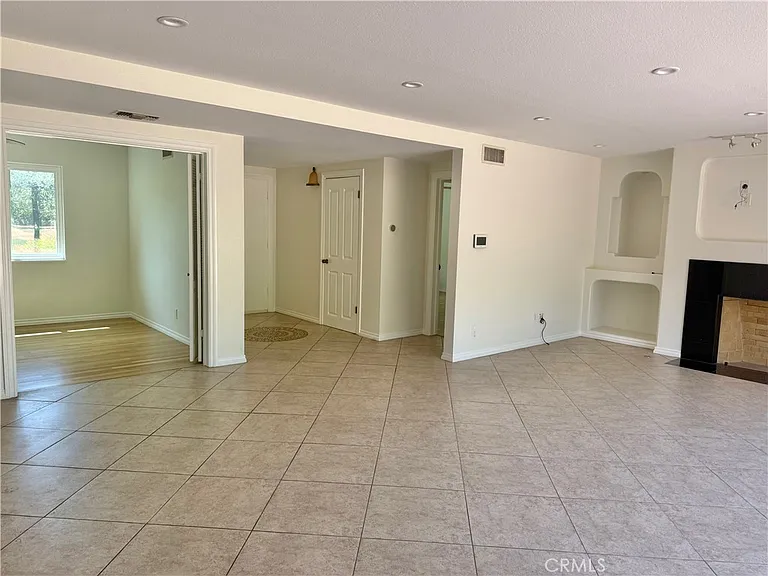 61 E Orange Grove Ave — Photo 21