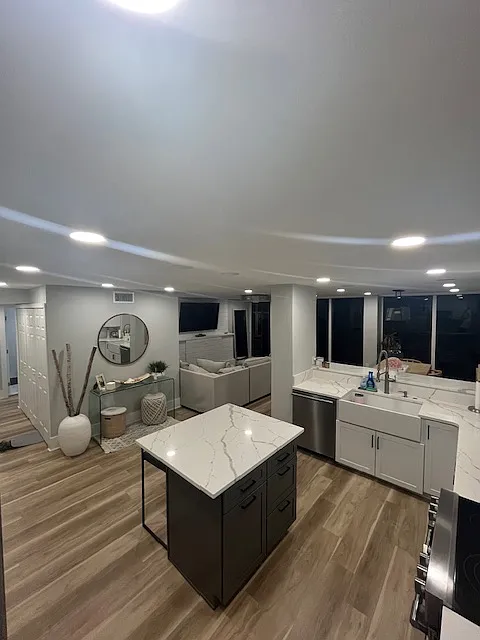 3 bed, 1388 sqft, $4,700 — Photo 4