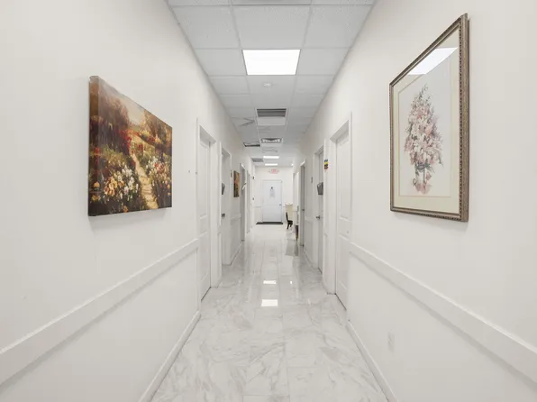 580 Montgomery Street image 3 of 21