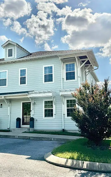 729 Arbor Trace Cir — Photo 2