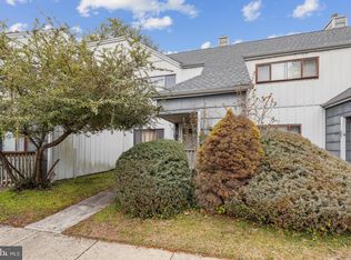 12 Dover Dr, Lindenwold, NJ 08021