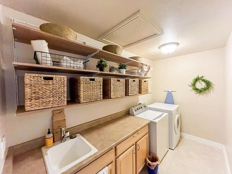 Spacious laundry room