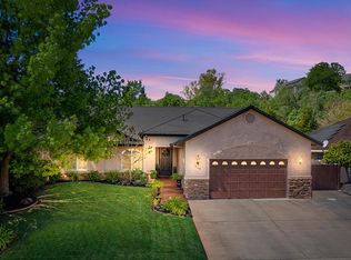 996 Montclair Dr, Redding, CA 96003