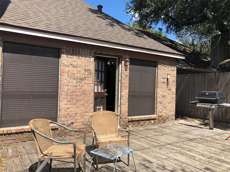 8715 Lawncliff Ln — Photo 18