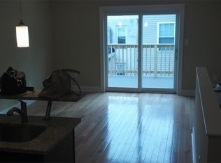 827 Corinthian Ave UNIT 3, Philadelphia, PA 19130