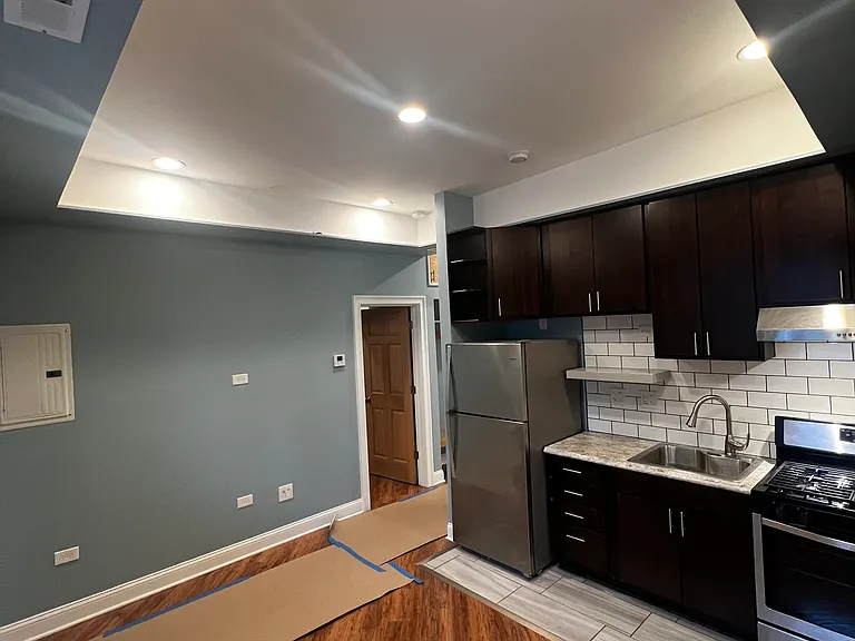 1137 W Bryn Mawr Ave #204 — Photo 8
